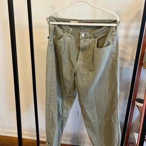 Pilcro cropped jeans in size 31